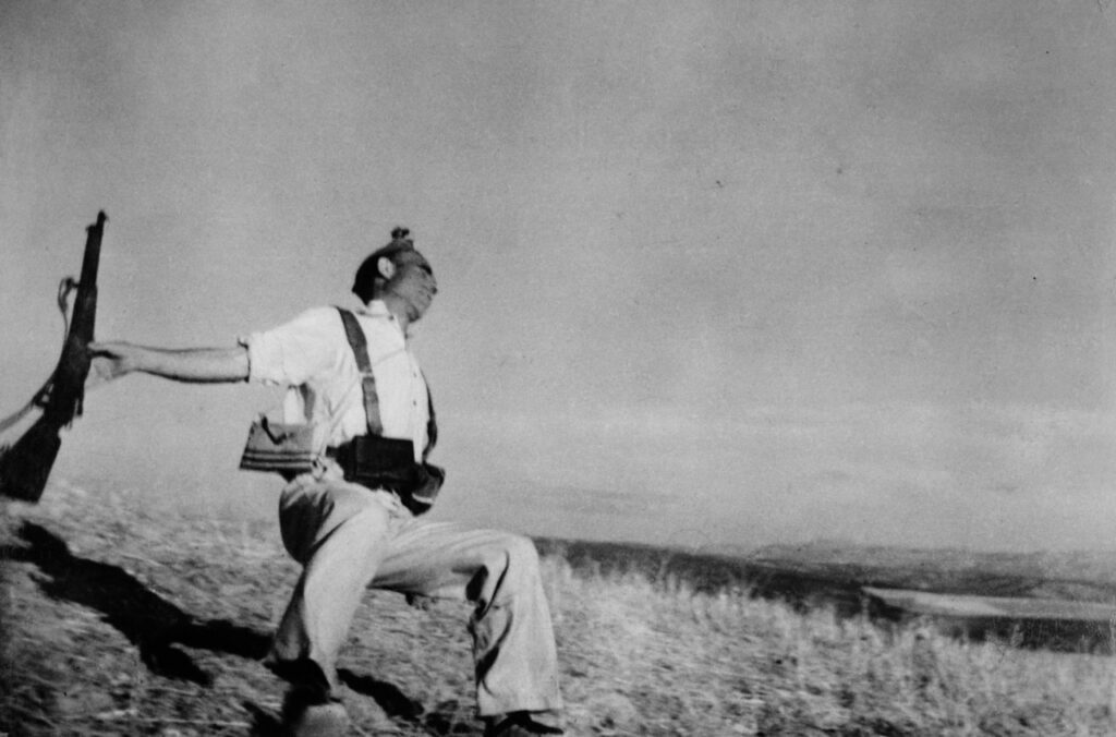 Loyalist Militiaman at the Moment of Death Robert Capa ethics of documentary photography